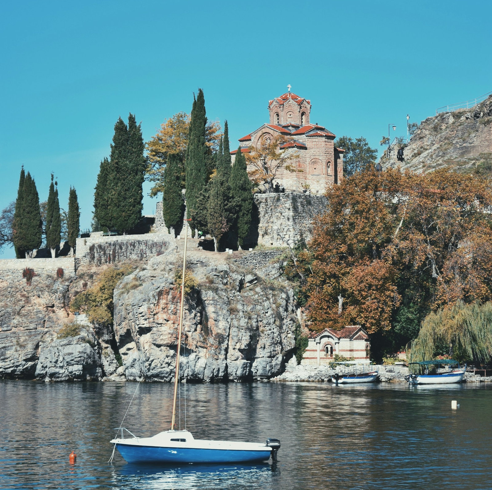 Kirche Sv. Jovan Kaneo – byzantinisches Wahrzeichen Ohrids am Seeufer